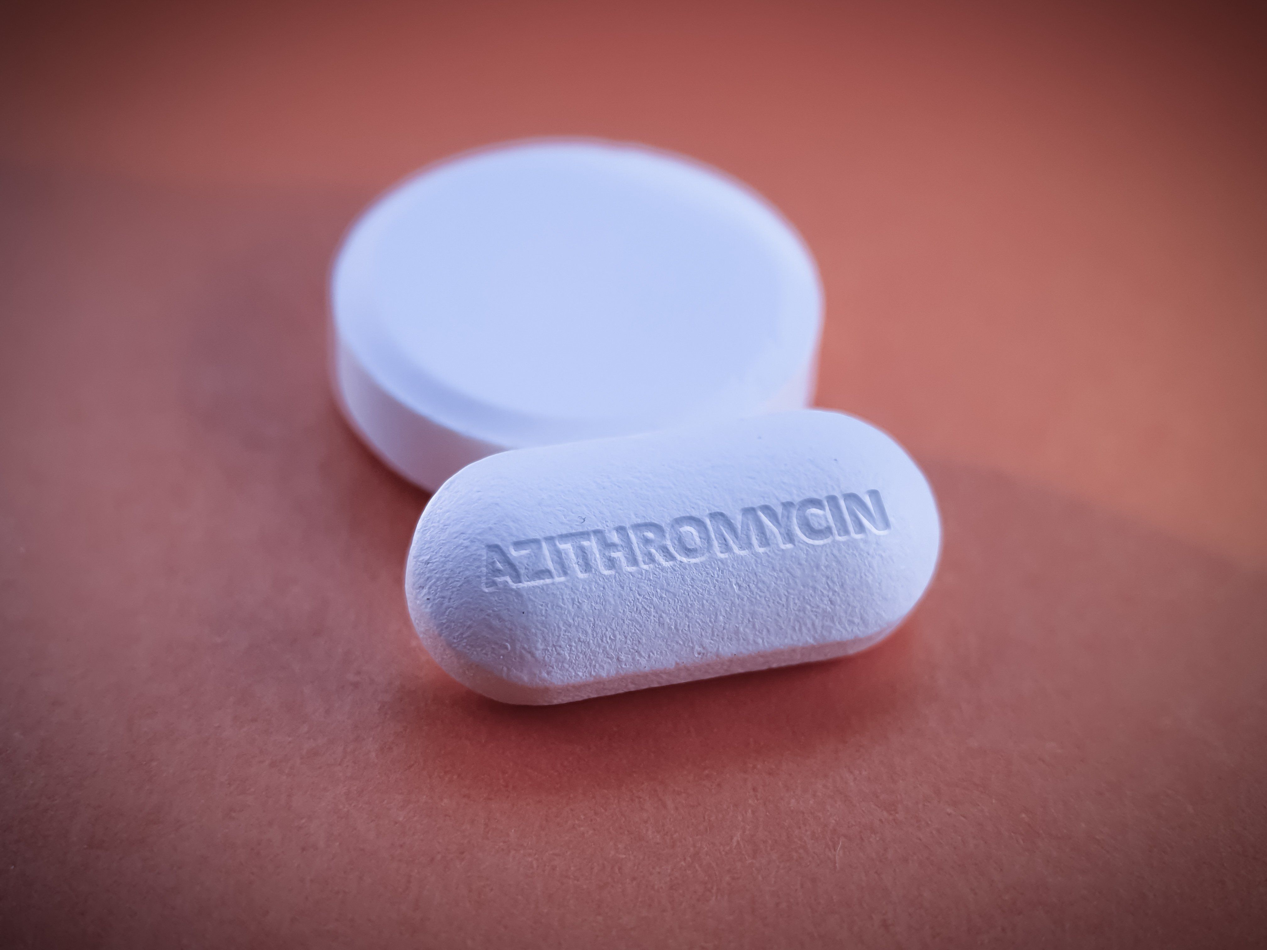 Azithromycin 500 mg q es